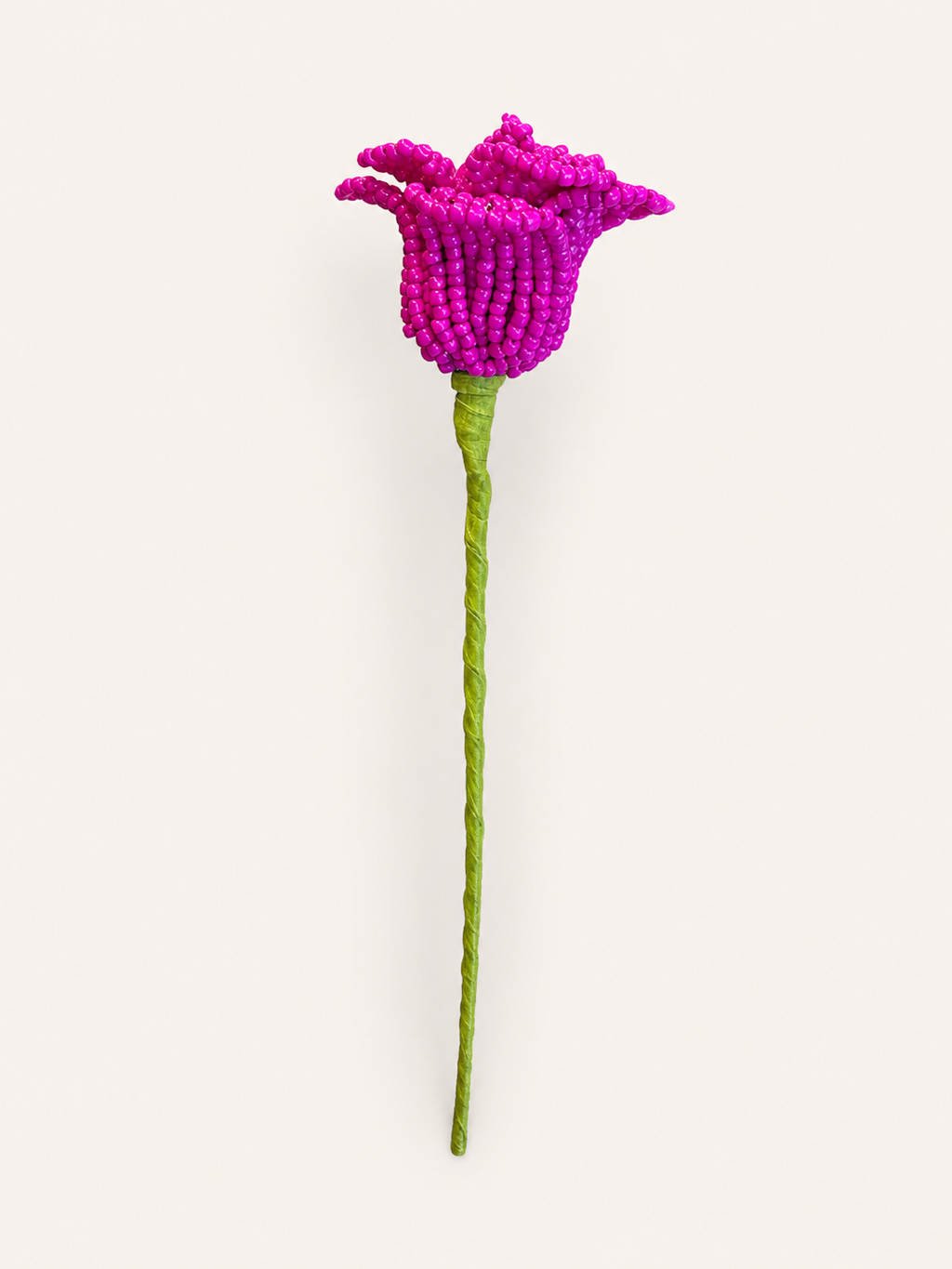 Fleurette, rose en perles de rocaille tissée à la main, bouton fuchsia sur tige, fleur éternelle, fait main à Châteauroux, Perle Moi Ça