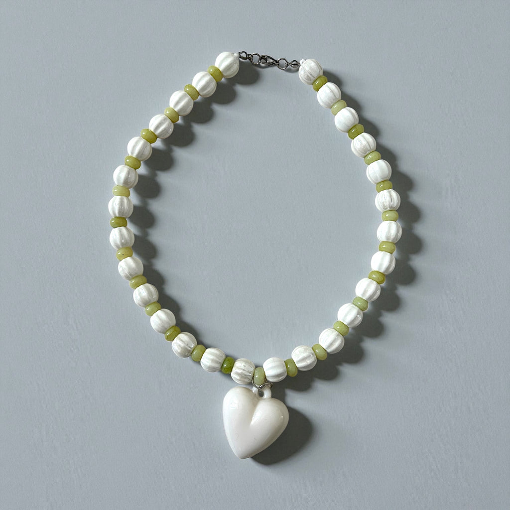Collier josette en perle de verre blanc et vert - perle moi ca 