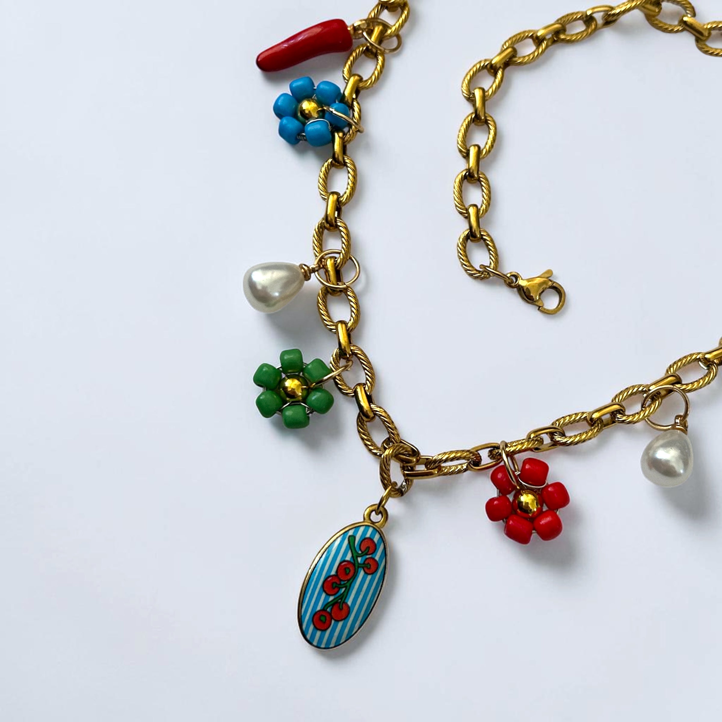 Pierette gold fleur-  collier fait main - Perle Moi Ca - breloque 