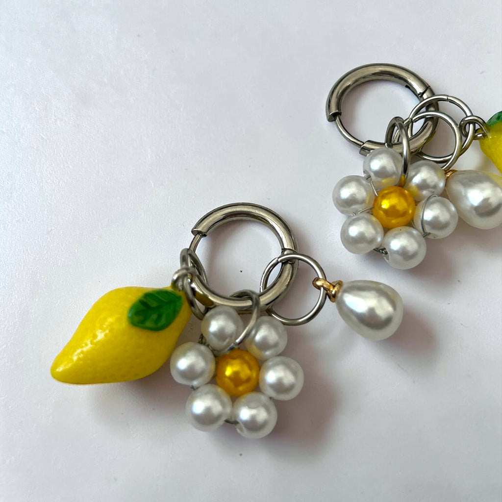 Pierette sylver et jaune- citron et margueritte - Boucle d'oreille en perles fait main - Perle Moi ca