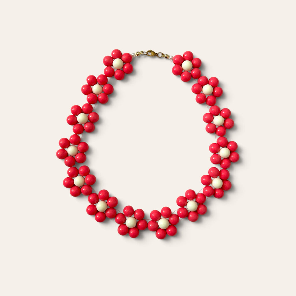Odette, collier fleurs en perles acryliques roses et crème, attache argentée, fait main à Châteauroux, Perle Moi Ça
